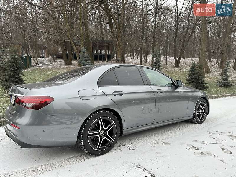 Седан Mercedes-Benz E-Class 2021 в Києві