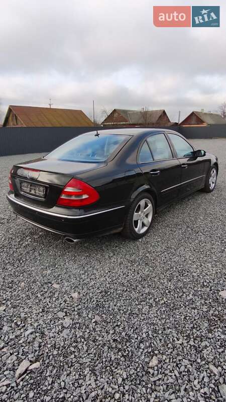 Седан Mercedes-Benz E-Class 2006 в Рокитном