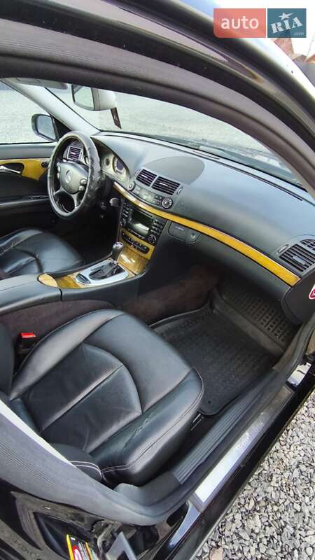 Седан Mercedes-Benz E-Class 2006 в Рокитном