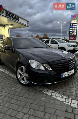Седан Mercedes-Benz E-Class 2010 в Львове