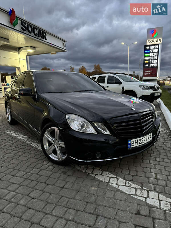 Седан Mercedes-Benz E-Class 2010 в Львові фото Седан Mercedes-Benz E-Class 2010 в Львові