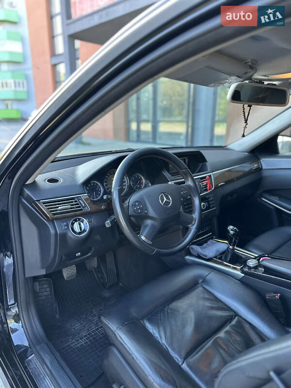 Седан Mercedes-Benz E-Class 2010 в Львові фото 20 Седан Mercedes-Benz E-Class 2010 в Львові