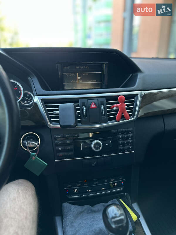 Седан Mercedes-Benz E-Class 2010 в Львові фото 25 Седан Mercedes-Benz E-Class 2010 в Львові