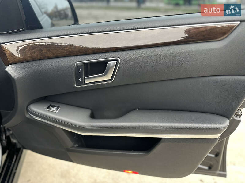 Седан Mercedes-Benz E-Class 2012 в Миколаєві