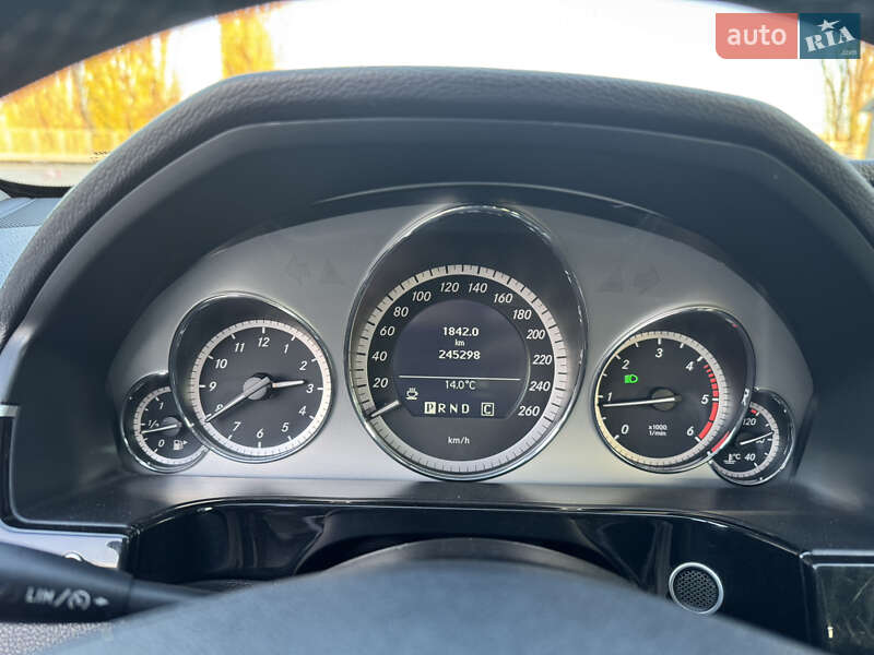 Седан Mercedes-Benz E-Class 2010 в Киеве фото 27 Седан Mercedes-Benz E-Class 2010 в Киеве