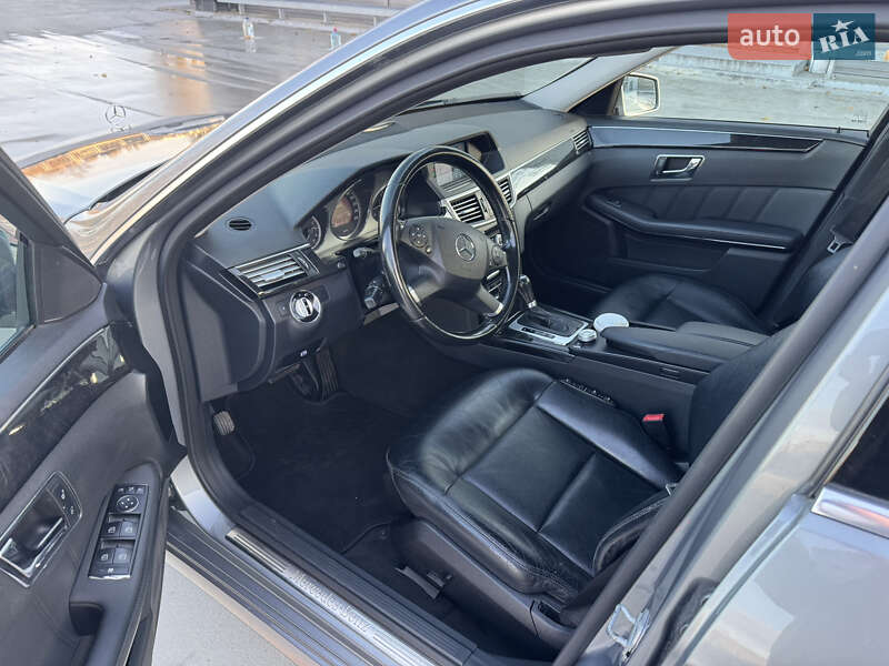 Седан Mercedes-Benz E-Class 2010 в Киеве фото 30 Седан Mercedes-Benz E-Class 2010 в Киеве