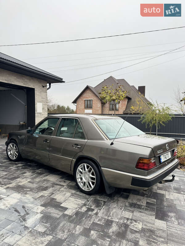 Седан Mercedes-Benz E-Class 1991 в Тернополі