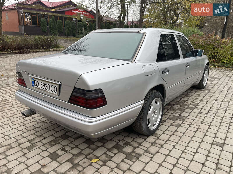 Седан Mercedes-Benz E-Class 1995 в Хотині фото 8 Седан Mercedes-Benz E-Class 1995 в Хотині