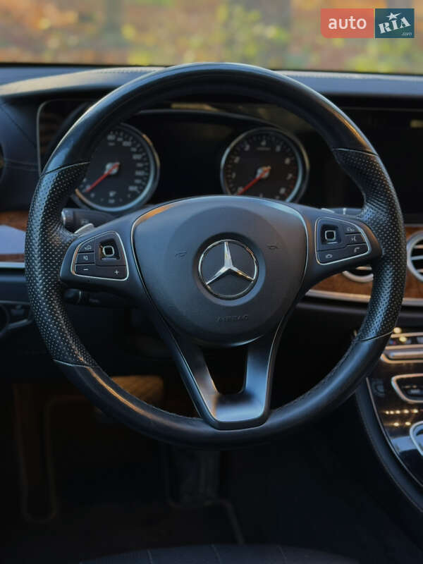 Седан Mercedes-Benz E-Class 2018 в Львове
