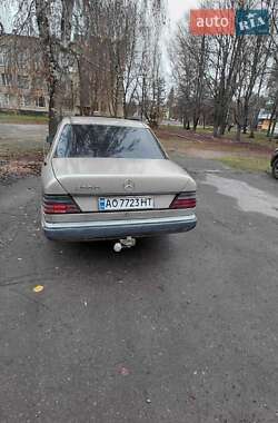 Седан Mercedes-Benz E-Class 1990 в Шостці