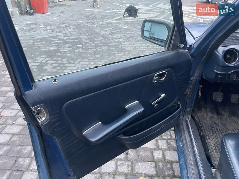 Седан Mercedes-Benz E-Class 1983 в Чернівцях