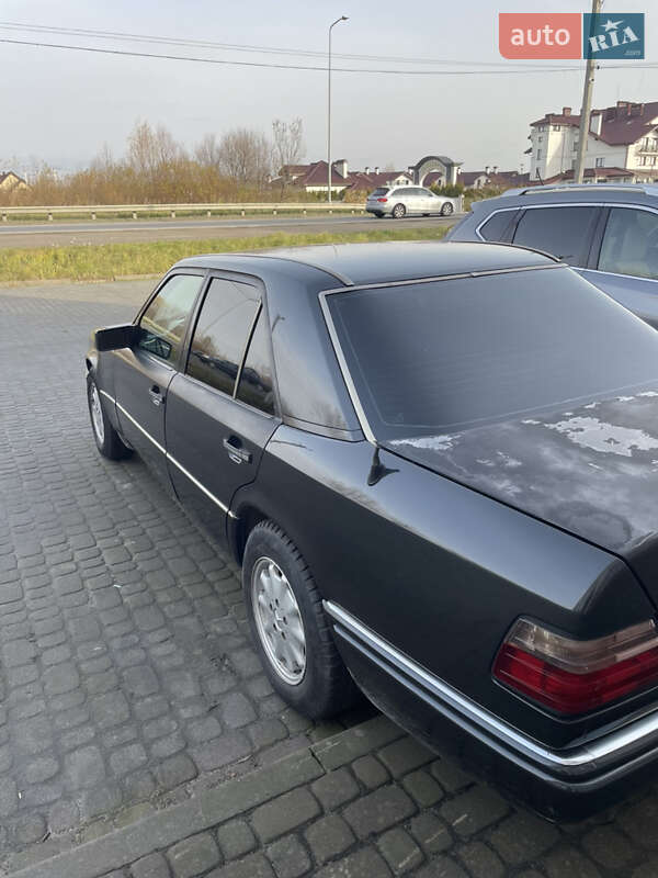 Седан Mercedes-Benz E-Class 1995 в Львові фото 5 Седан Mercedes-Benz E-Class 1995 в Львові