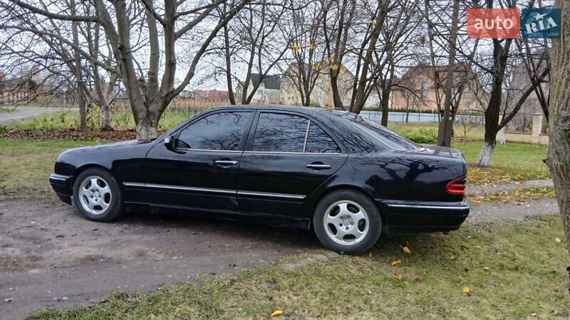 Седан Mercedes-Benz E-Class 2001 в Луцке