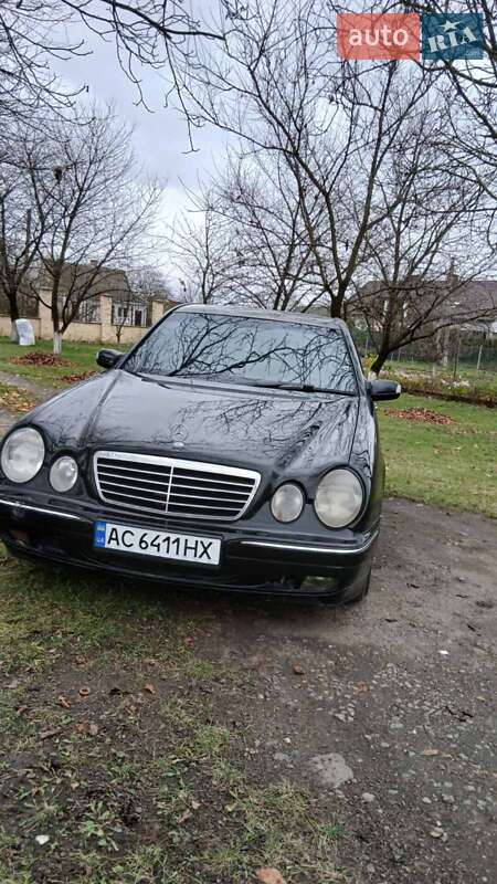 Седан Mercedes-Benz E-Class 2001 в Луцке