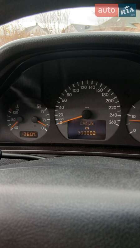 Седан Mercedes-Benz E-Class 2001 в Луцке