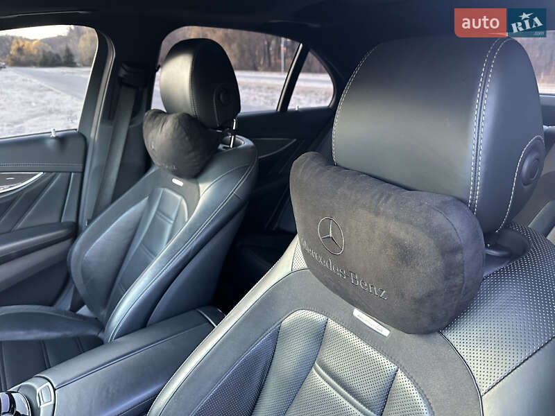 Седан Mercedes-Benz E-Class 2017 в Днепре