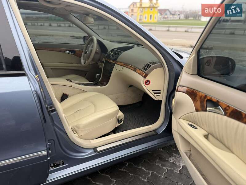 Седан Mercedes-Benz E-Class 2004 в Черновцах