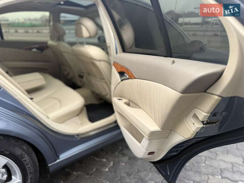 Седан Mercedes-Benz E-Class 2004 в Черновцах