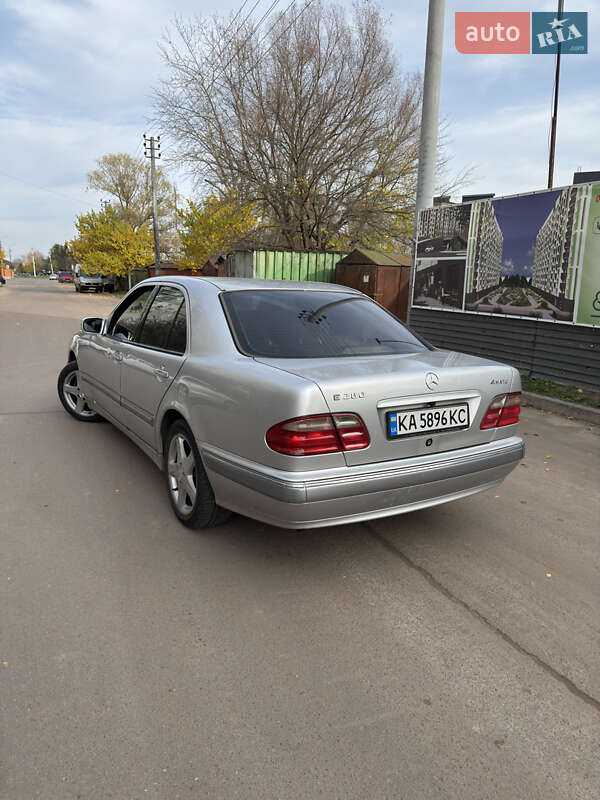 Седан Mercedes-Benz E-Class 2001 в Борисполе