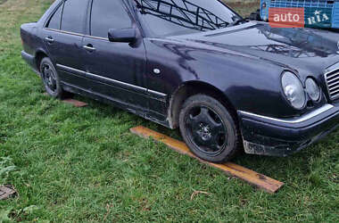 Седан Mercedes-Benz E-Class 1997 в Андрушевке