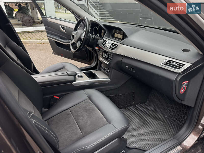 Седан Mercedes-Benz E-Class 2014 в Киеве фото 15 Седан Mercedes-Benz E-Class 2014 в Киеве