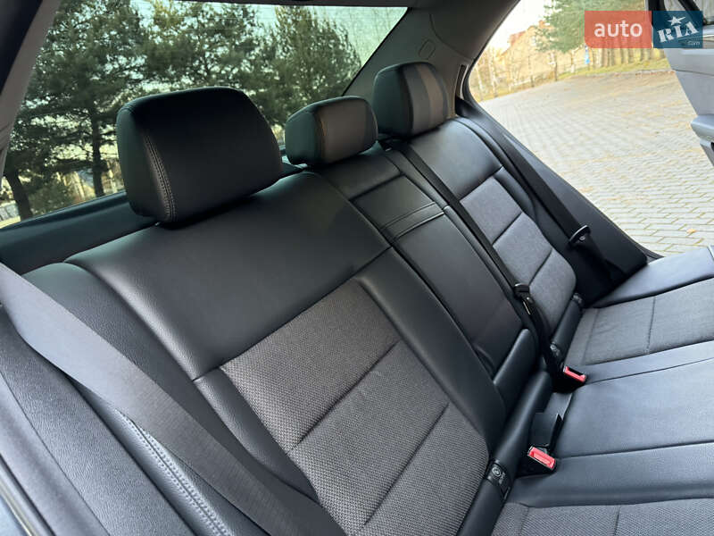 Седан Mercedes-Benz E-Class 2012 в Дрогобыче