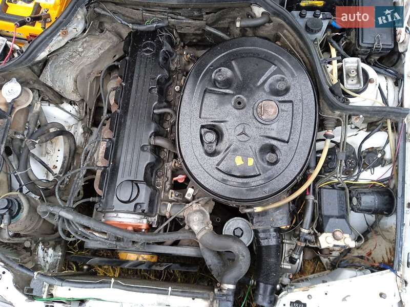 Седан Mercedes-Benz E-Class 1987 в Хмельницком