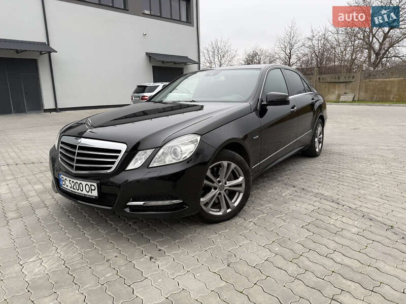 Седан Mercedes-Benz E-Class 2011 в Бориславе