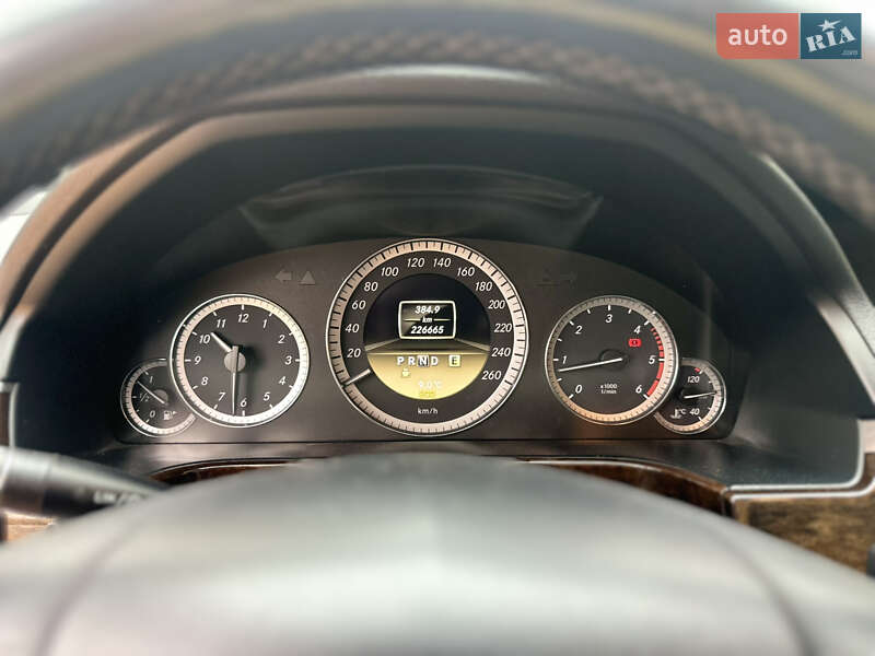 Седан Mercedes-Benz E-Class 2011 в Николаеве