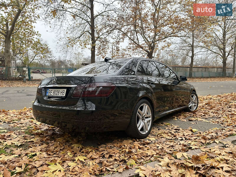 Седан Mercedes-Benz E-Class 2011 в Николаеве