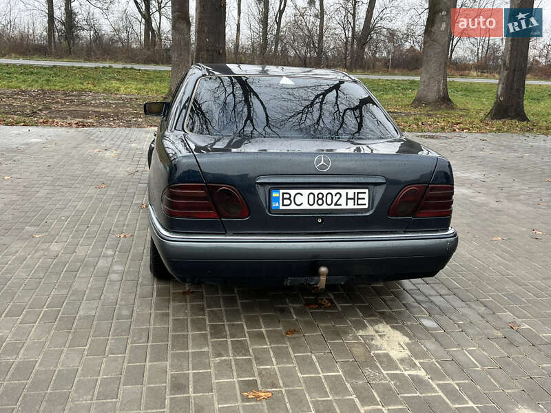 Седан Mercedes-Benz E-Class 1998 в Львове