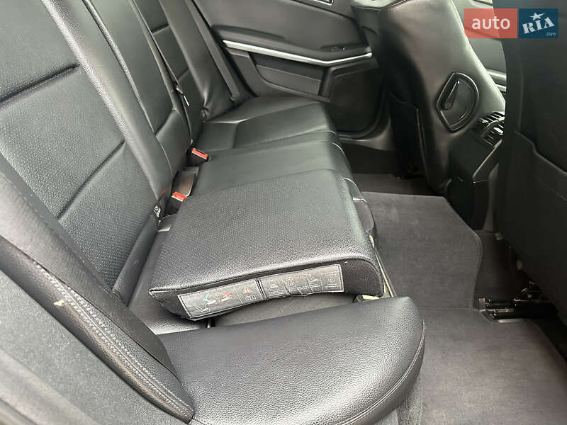 Седан Mercedes-Benz E-Class 2011 в Николаеве
