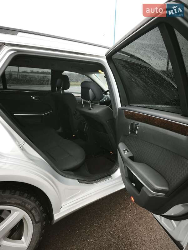 Универсал Mercedes-Benz E-Class 2012 в Ивано-Франковске