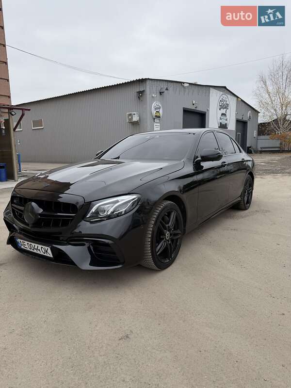 Седан Mercedes-Benz E-Class 2017 в Киеве