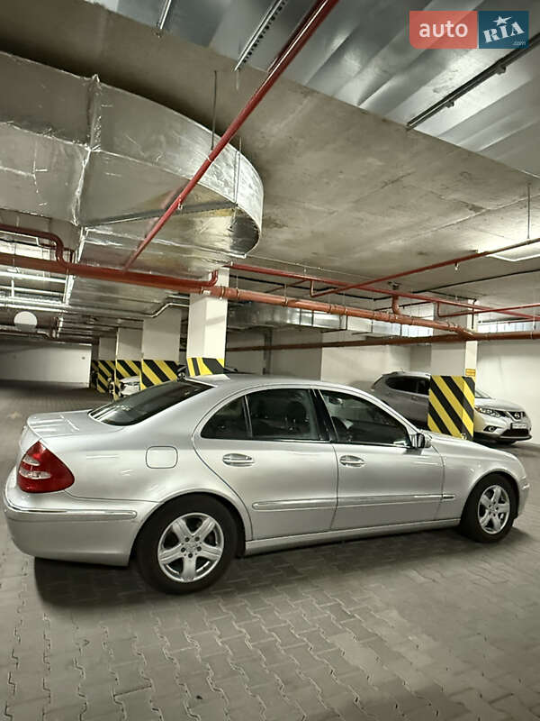 Седан Mercedes-Benz E-Class 2004 в Одесі