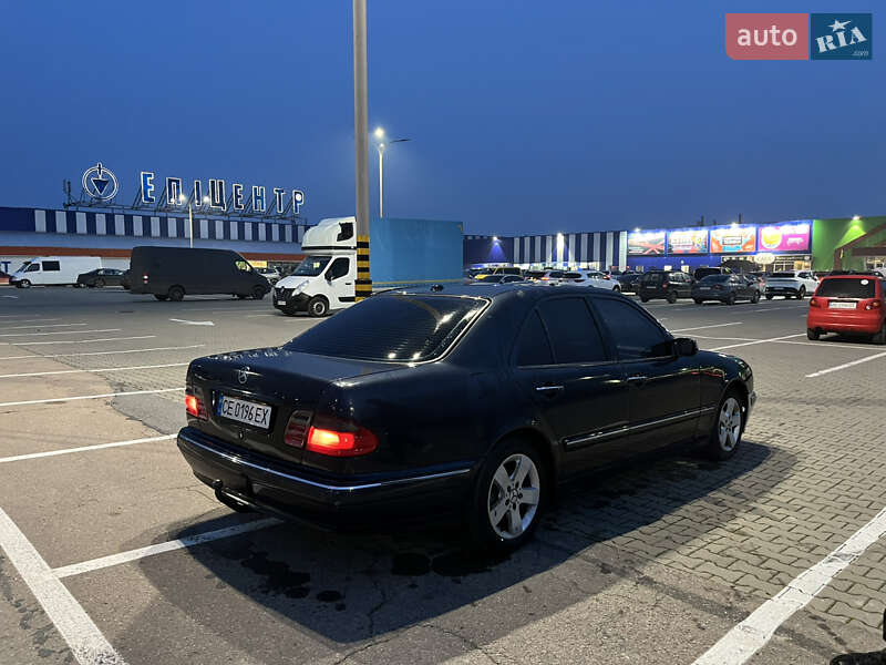 Седан Mercedes-Benz E-Class 2002 в Черновцах