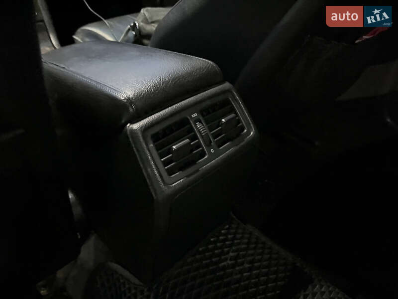 Седан Mercedes-Benz E-Class 2002 в Черновцах