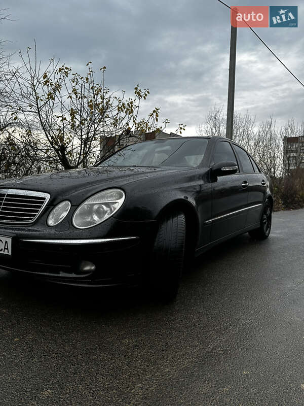 Седан Mercedes-Benz E-Class 2005 в Львове