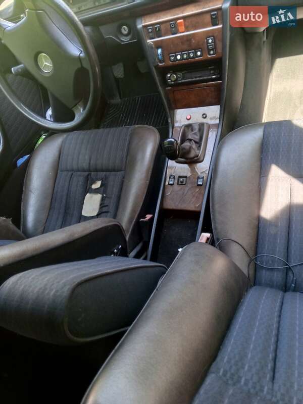 Седан Mercedes-Benz E-Class 1992 в Косове фото 7 Седан Mercedes-Benz E-Class 1992 в Косове