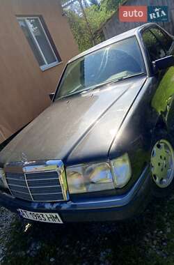 Седан Mercedes-Benz E-Class 1992 в Косове