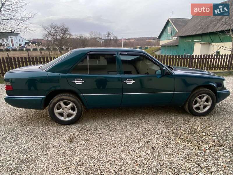 Седан Mercedes-Benz E-Class 1995 в Чернівцях фото 3 Седан Mercedes-Benz E-Class 1995 в Чернівцях
