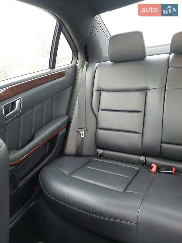Седан Mercedes-Benz E-Class 2012 в Берестечку