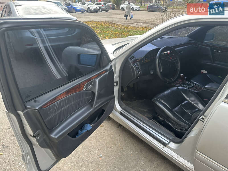 Седан Mercedes-Benz E-Class 1997 в Харькове