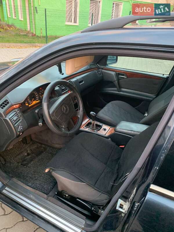Универсал Mercedes-Benz E-Class 1998 в Заболотове фото 7 Универсал Mercedes-Benz E-Class 1998 в Заболотове