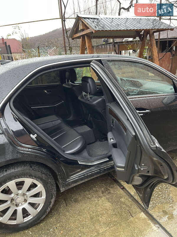 Седан Mercedes-Benz E-Class 2011 в Тячеве