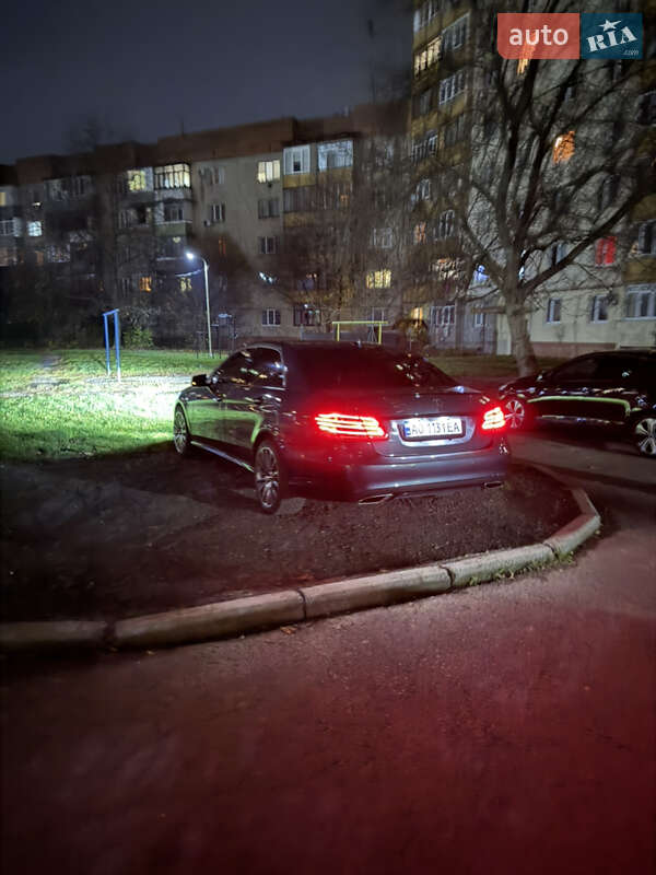 Седан Mercedes-Benz E-Class 2013 в Ужгороде