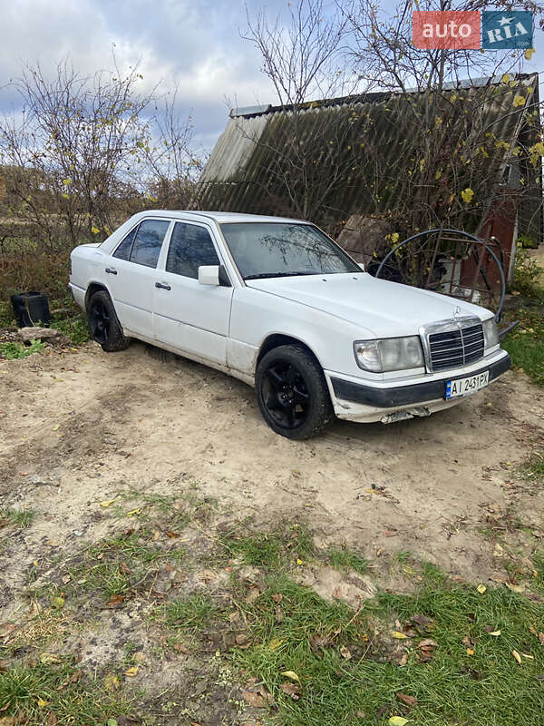 Седан Mercedes-Benz E-Class 1990 в Белой Церкви