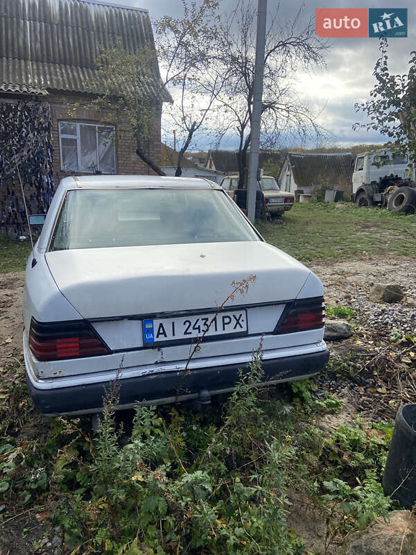 Седан Mercedes-Benz E-Class 1990 в Белой Церкви