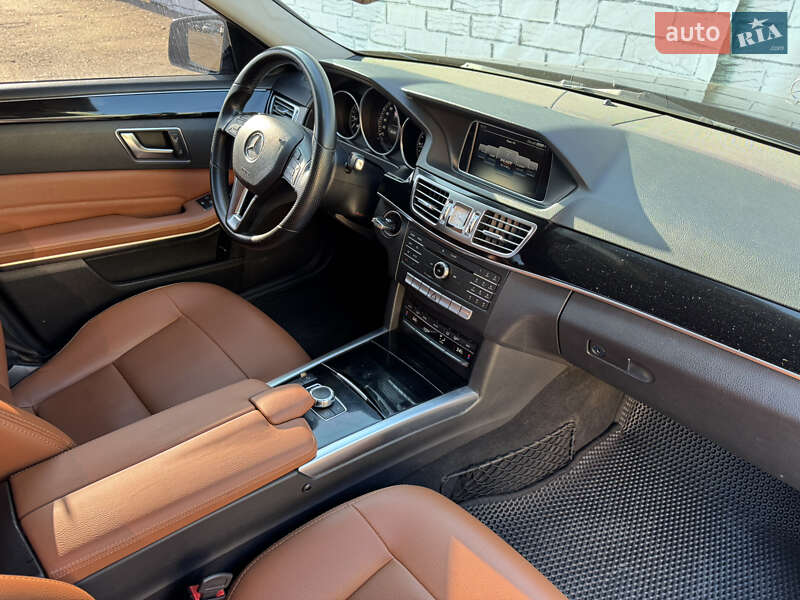 Седан Mercedes-Benz E-Class 2015 в Киеве