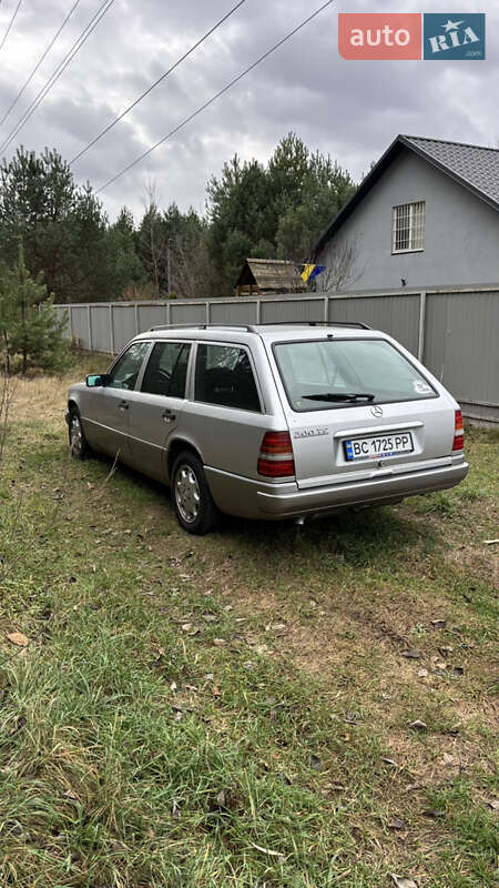 Универсал Mercedes-Benz E-Class 1992 в Киеве фото 4 Универсал Mercedes-Benz E-Class 1992 в Киеве